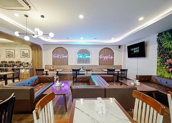 Front One Boutique Hotel Taman Anggrek Jakarta